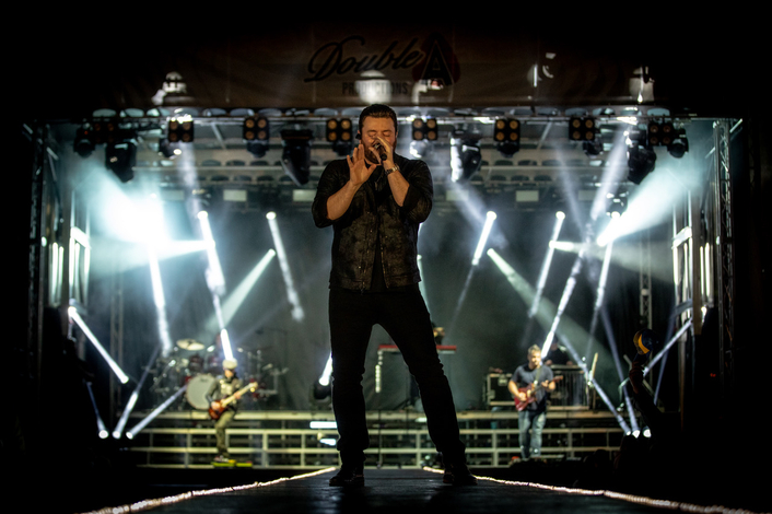 Chris Young Takes the Stage for Socially-Distanced Concert at Coolray Field with Bandit Lites