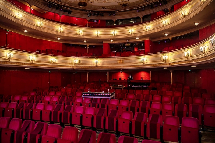 Deutsches Theater Berlin Invests in Robe
