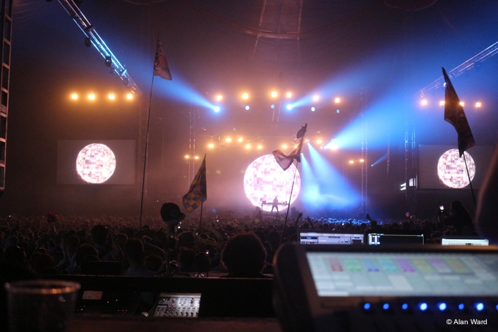 Avolites delivers eclectic mix of lighting and video at Glastonbury 2016