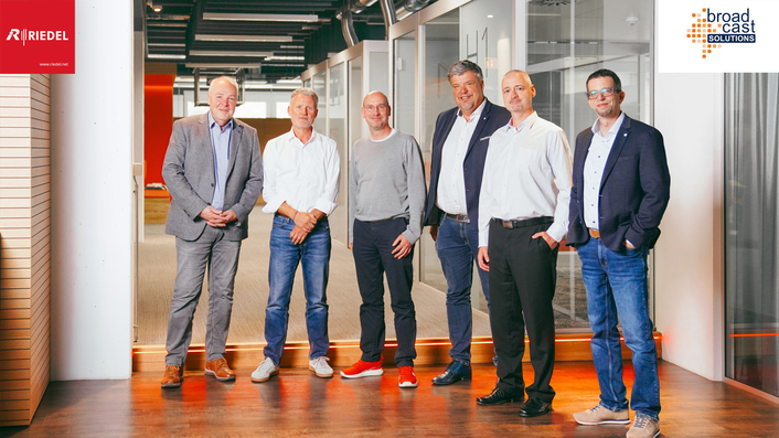 F.l.t.r.: Stefan Breder, CEO Broadcast Solutions; Rainer Kampe, CTO Broadcast Solutions; Thomas Riedel, Founder Riedel; Jan Eveleens, CEO Product Division Riedel; Tamás Szanto, Product Owner hi, Riedel; Tamás Farkas, Head of hi Software Development Riedel