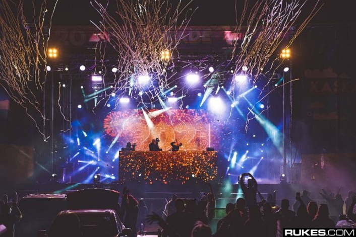 Kaskade Rings in the New Year with L-Acoustics