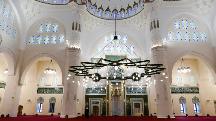 Sharjah Grand Mosque Sings Praises with Broadcast Solutions ME and Ross Video