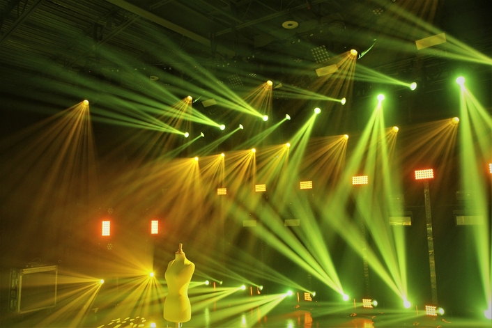 Squeek Lights redesigns Ruby Stage with Elation for on-camera impact