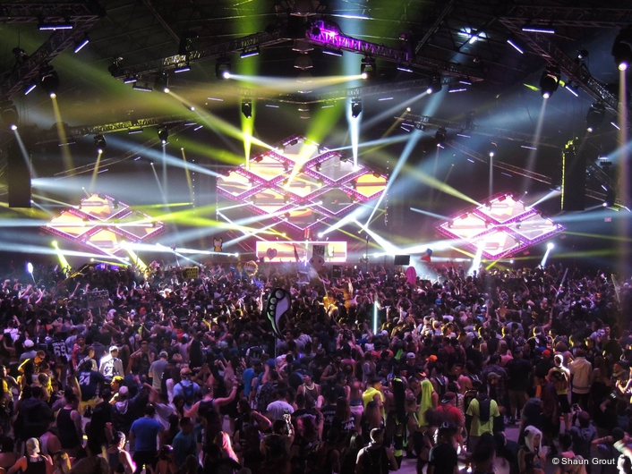 Visions Lighting Uses Elation Gear on String of Early Season Events