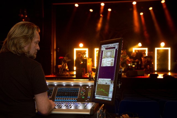 DiGiCo S-Series delivers everything Yö needs